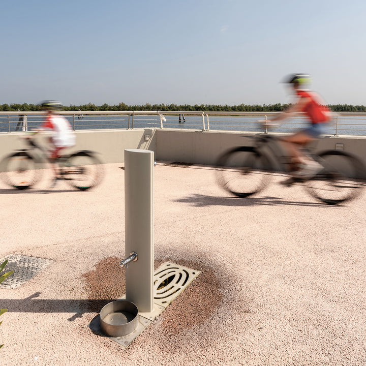Fuente dog Trinkbrunnen